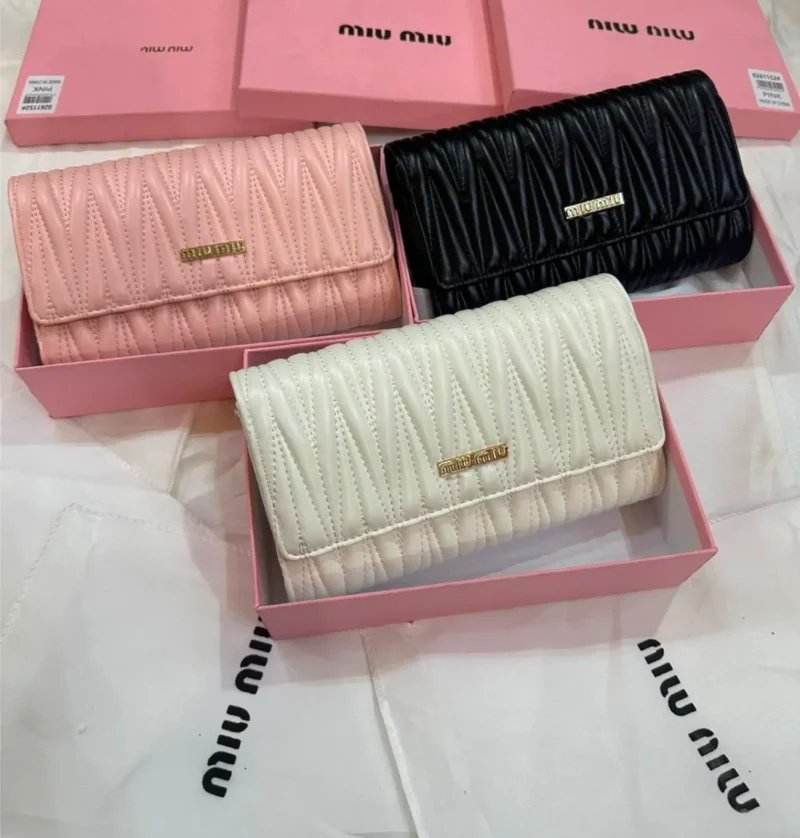 شنط ميو ميو كروس