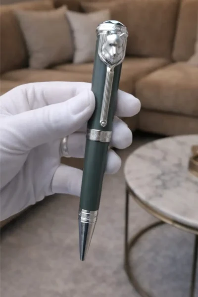 قلم مونت بلانك الذئب