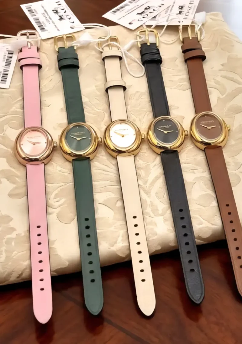 ساعات كوتش نسائي جلد