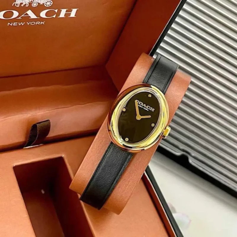 ساعة كوتش جلد اسود نسائي