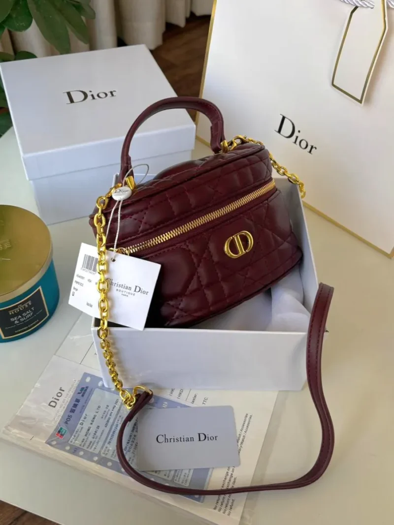 شنط مكياج السعودية