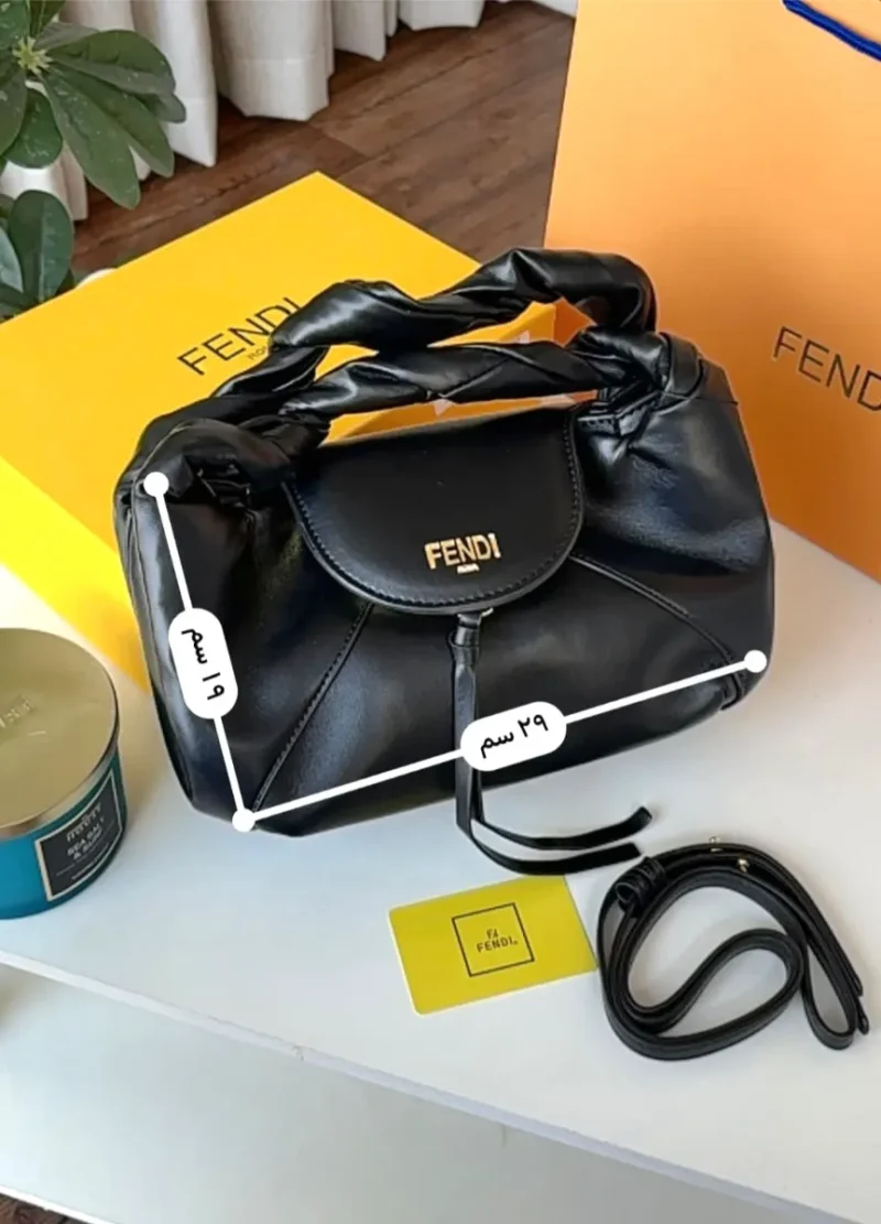 شنطه فندي لون اسود حجم وسط