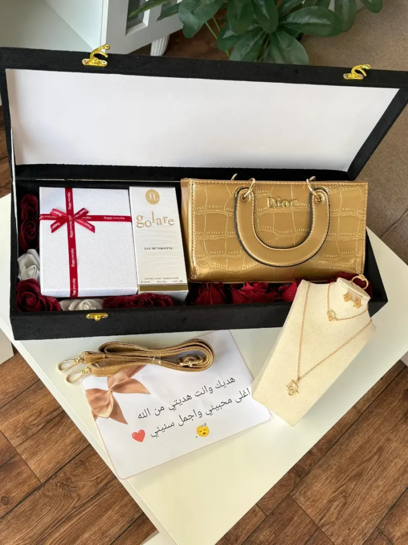 هدايا نسائية ماركة ديور