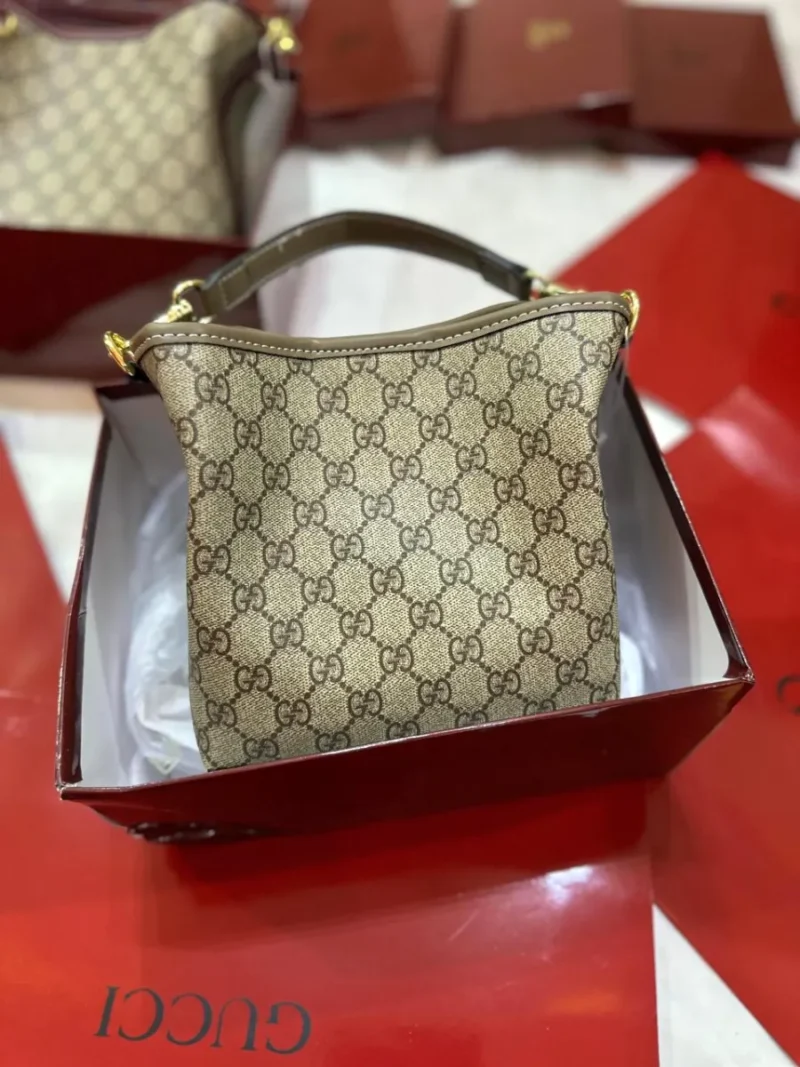 شنط نسائيه ماركات