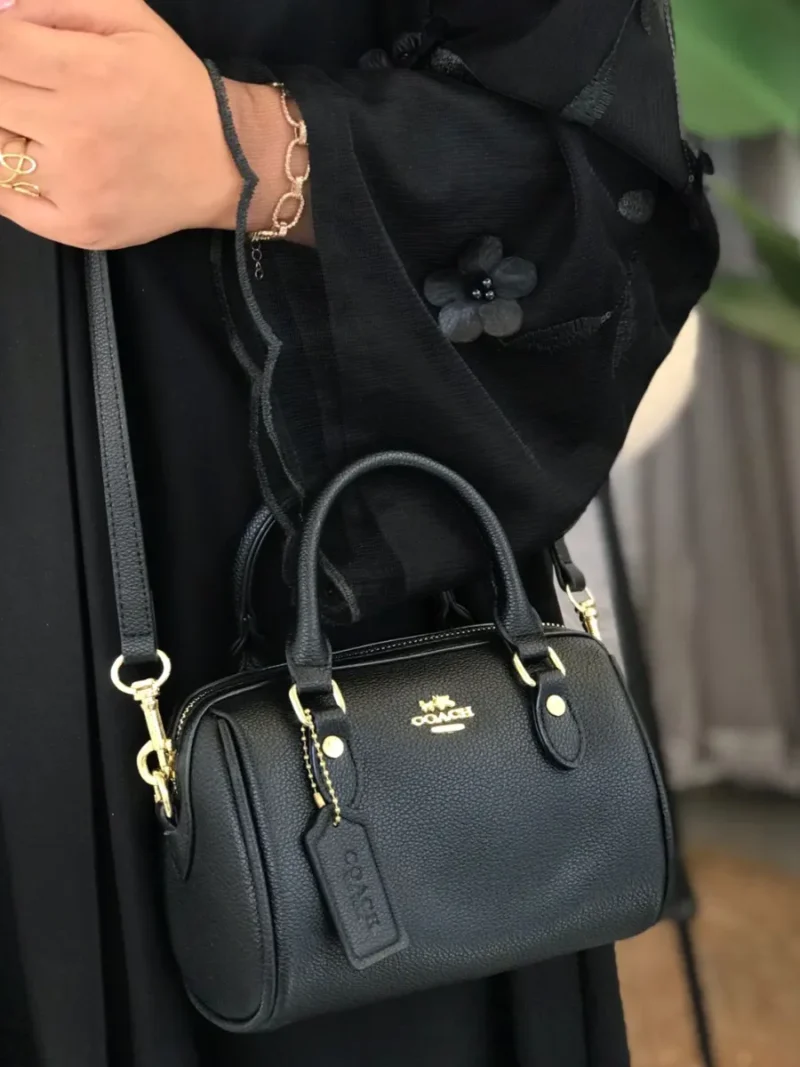 شنطه كوتش روان سوداء