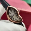 ساعه جلد اسود نسائی